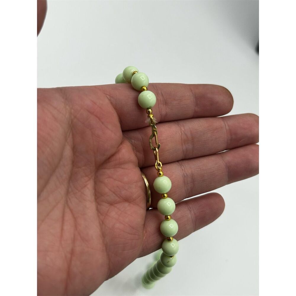 Vintage Light Green Graduated Beaded Necklace Gold Toned Spacers - Picture 3 of 4